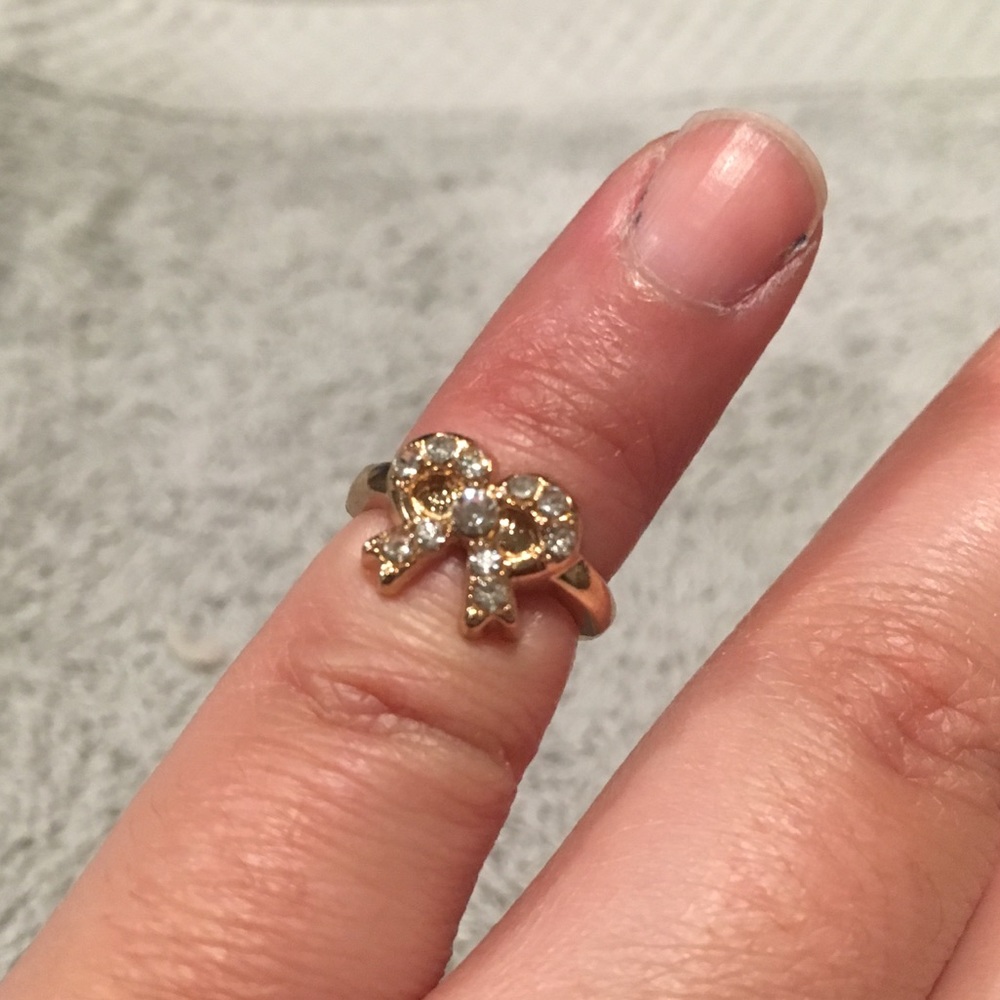 NWOT bow crystal midi ring